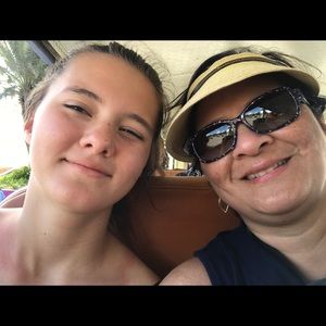 Meet your Posher, Sandy